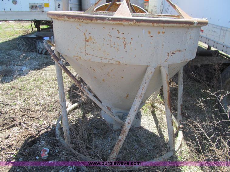 image for item L5692 Concrete bucket