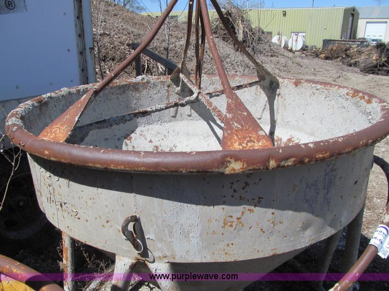 image for item L5692 Concrete bucket