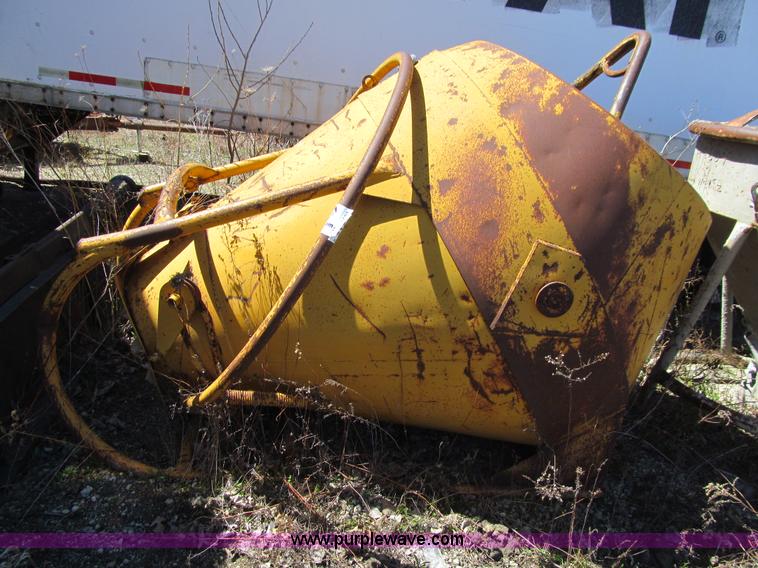 image for item L5693 Concrete bucket