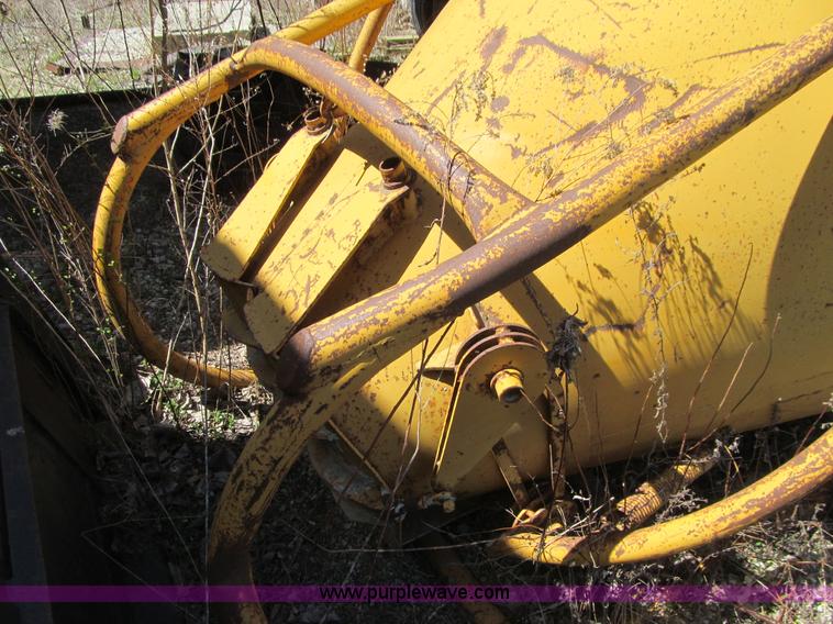 image for item L5693 Concrete bucket