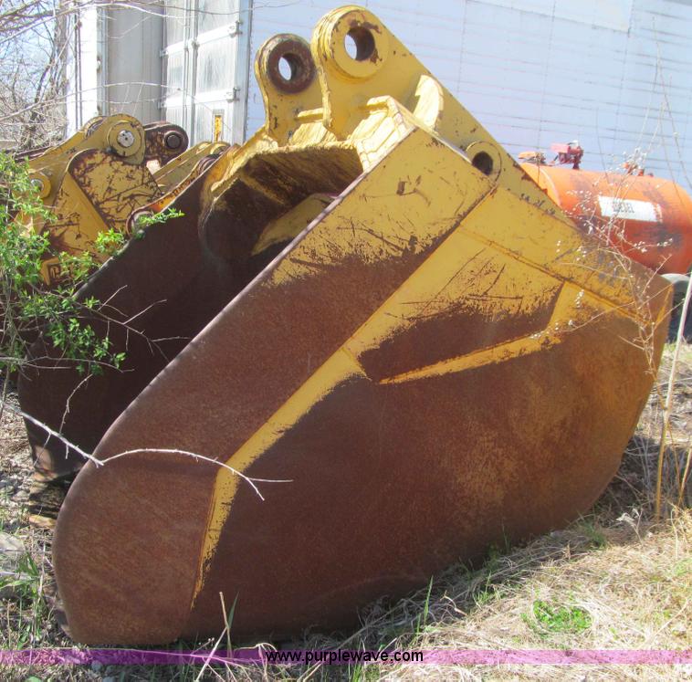 image for item L5694 EBI excavator bucket