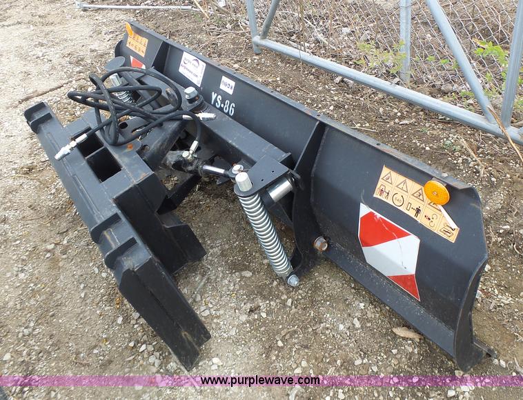 Skid steer blade in Columbia, MO Item L6002 sold Purple Wave