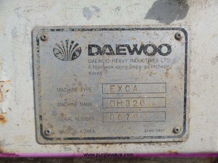 image for item L6287 1995 Daewoo DH320 excavator