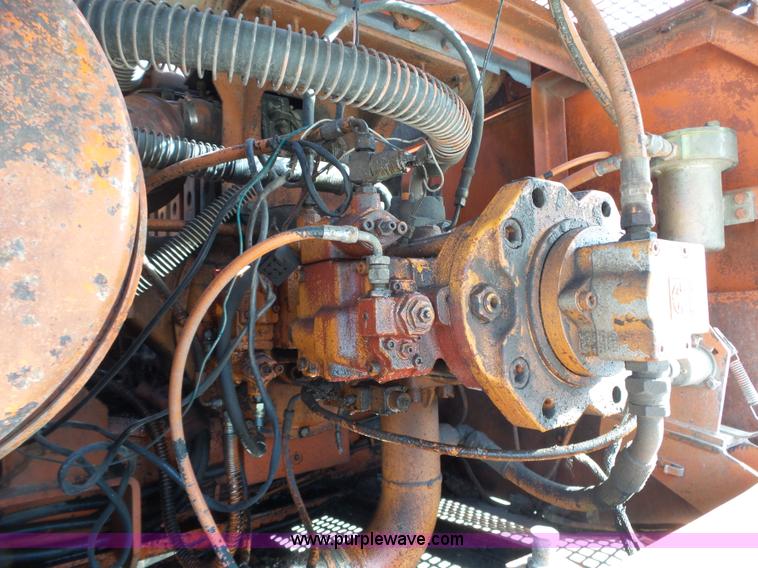 image for item L6287 1995 Daewoo DH320 excavator