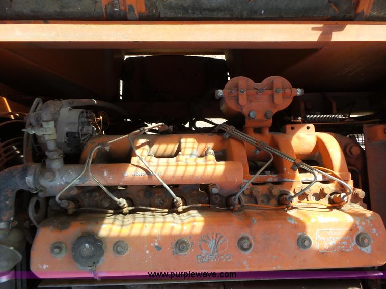 image for item L6287 1995 Daewoo DH320 excavator