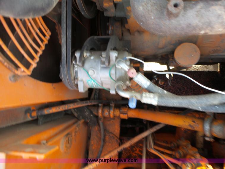 image for item L6287 1995 Daewoo DH320 excavator