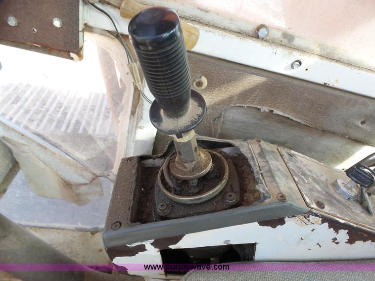 image for item L6287 1995 Daewoo DH320 excavator