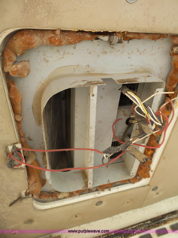 image for item L6287 1995 Daewoo DH320 excavator