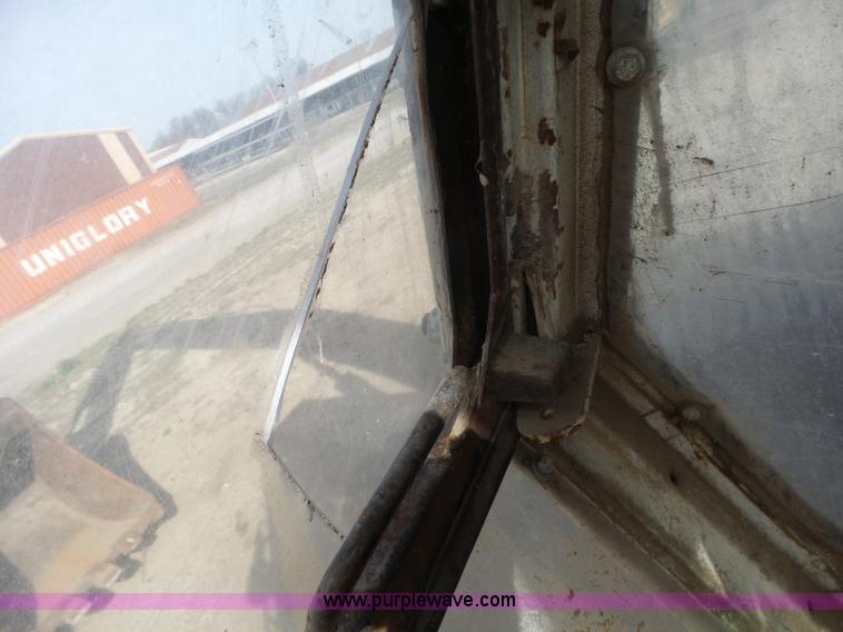 image for item L6287 1995 Daewoo DH320 excavator