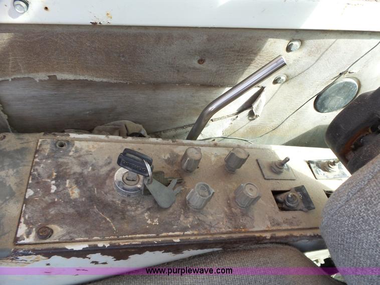 image for item L6287 1995 Daewoo DH320 excavator