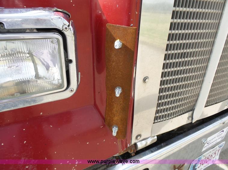 image for item L6305 1999 Kenworth W900 dump truck