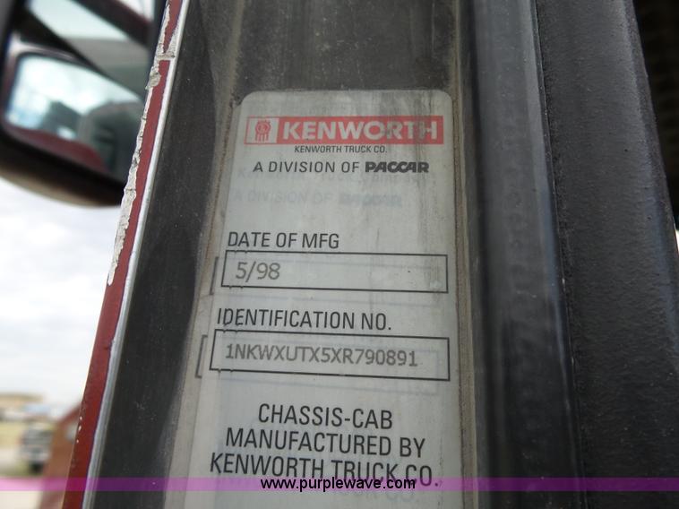 image for item L6305 1999 Kenworth W900 dump truck