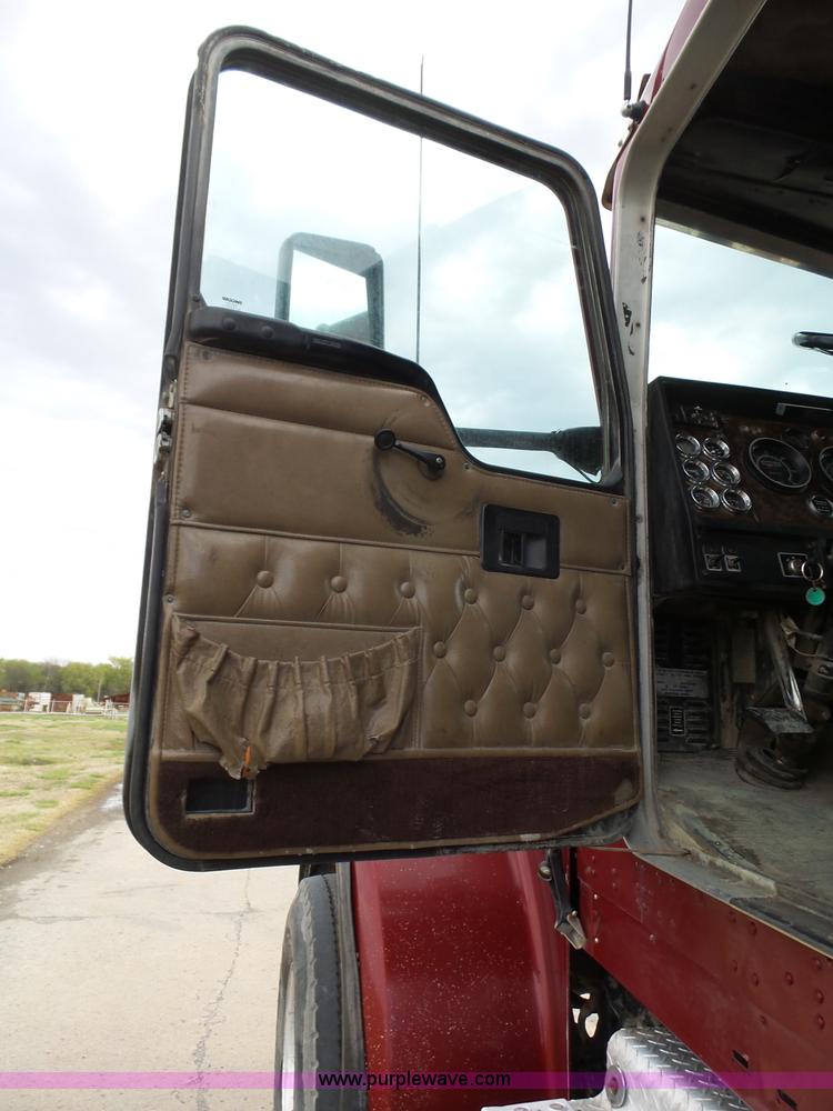 image for item L6305 1999 Kenworth W900 dump truck