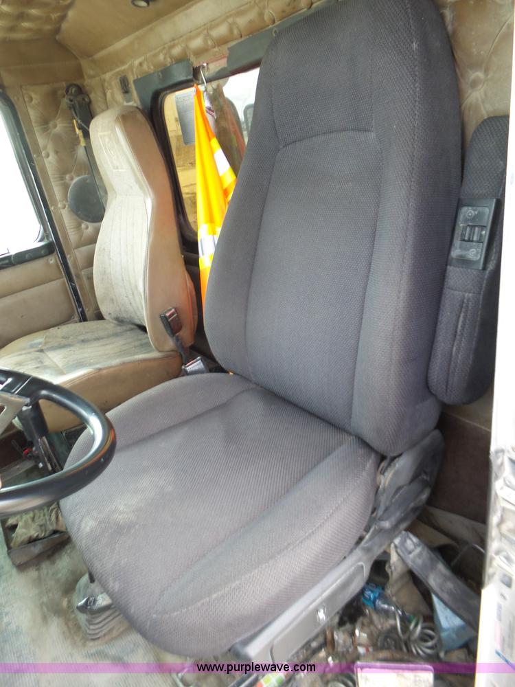 image for item L6305 1999 Kenworth W900 dump truck