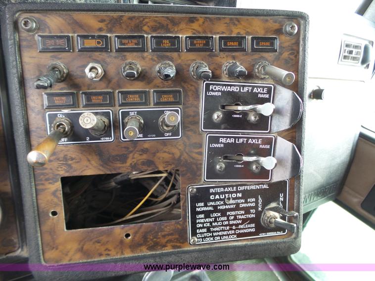 image for item L6305 1999 Kenworth W900 dump truck