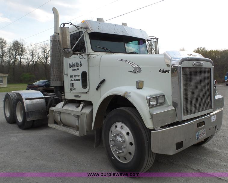 image for item L6312 1998 Freightliner FLD120SD semi truck