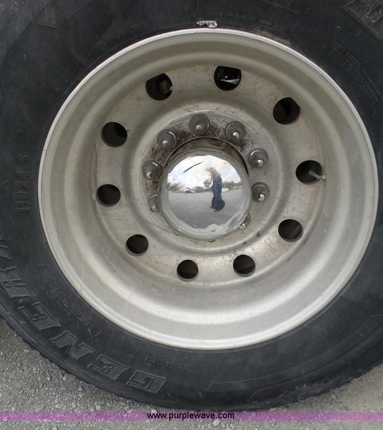 image for item L6312 1998 Freightliner FLD120SD semi truck