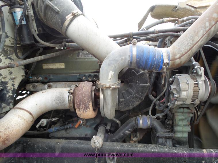 image for item L6312 1998 Freightliner FLD120SD semi truck