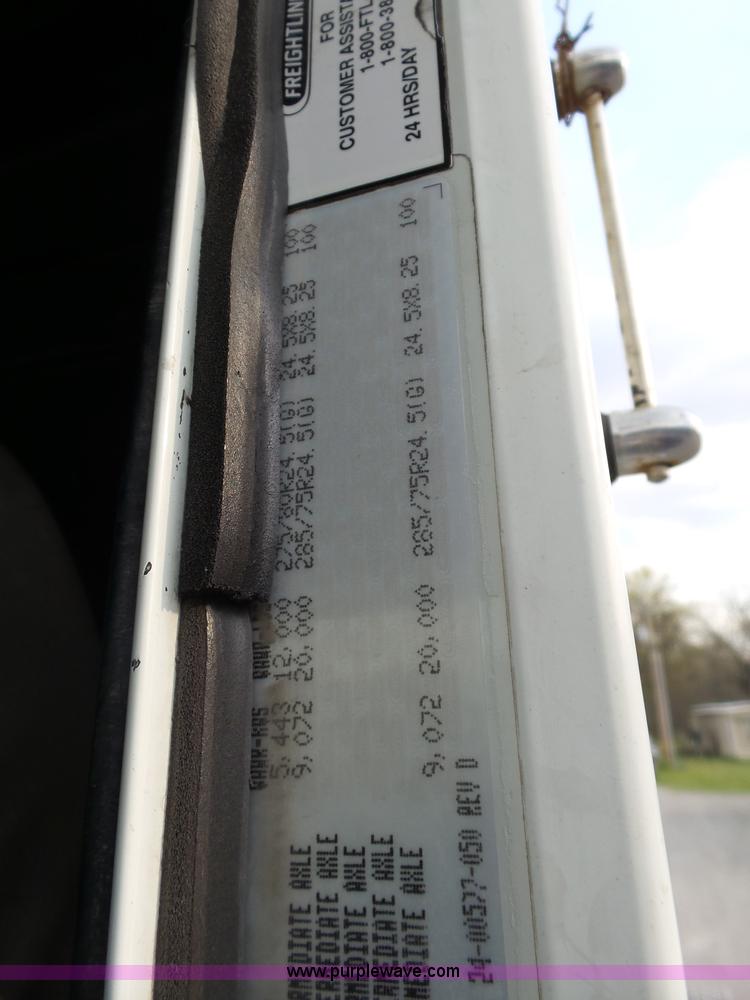 image for item L6312 1998 Freightliner FLD120SD semi truck