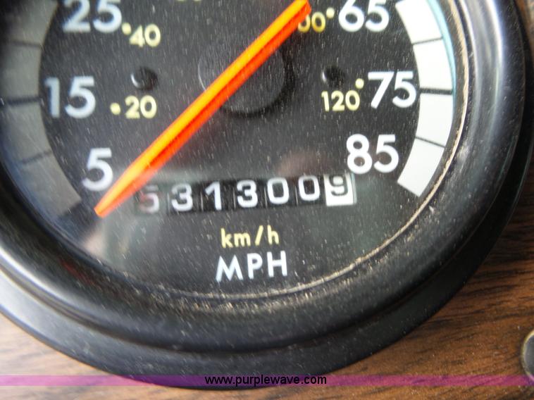 image for item L6312 1998 Freightliner FLD120SD semi truck