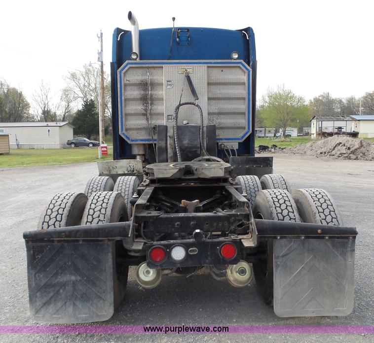 image for item L6313 2000 Kenworth T600B semi truck