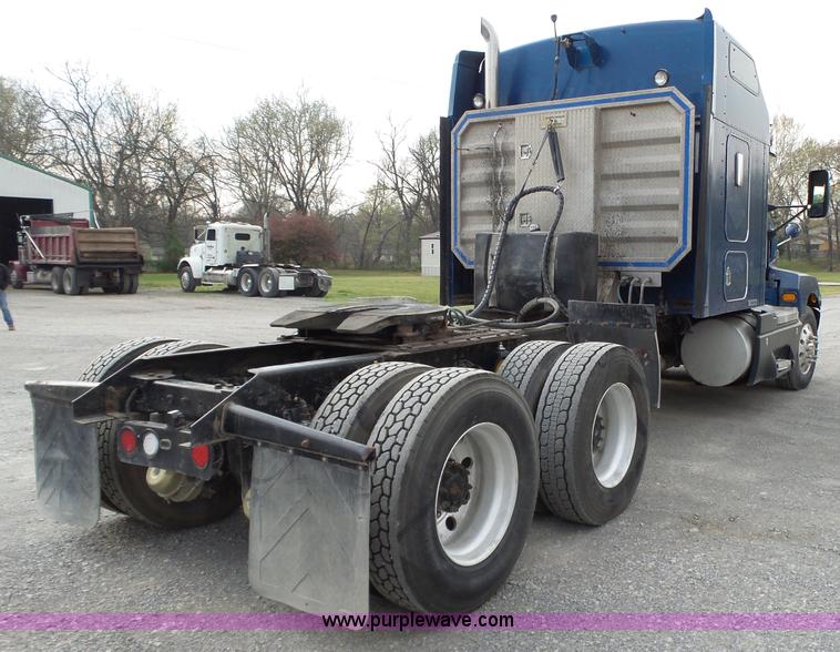 image for item L6313 2000 Kenworth T600B semi truck