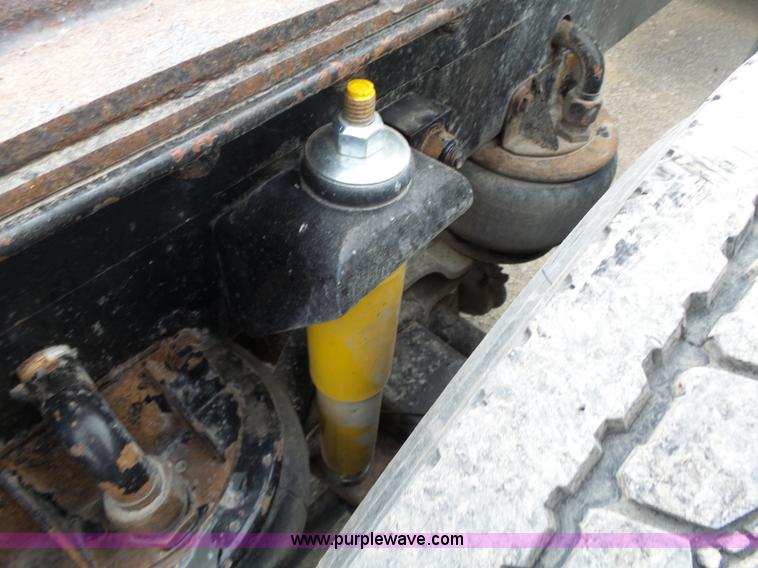 image for item L6313 2000 Kenworth T600B semi truck