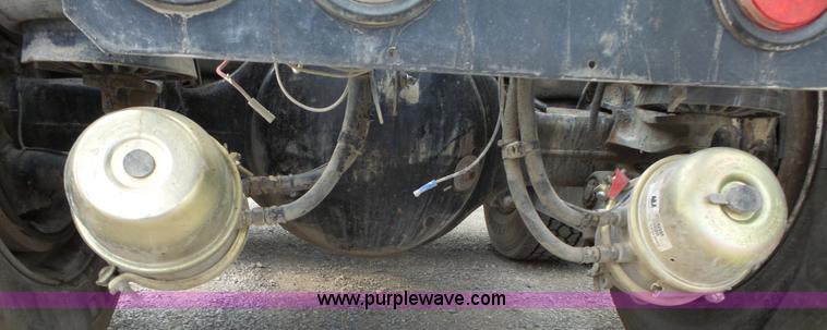 image for item L6313 2000 Kenworth T600B semi truck