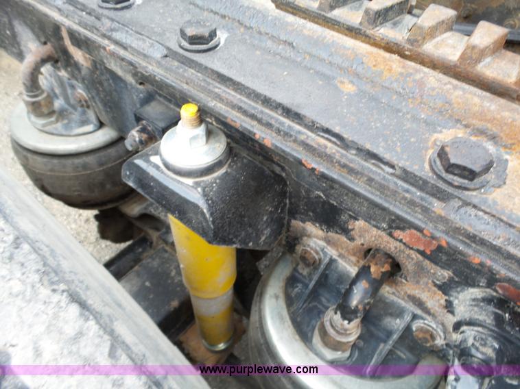 image for item L6313 2000 Kenworth T600B semi truck