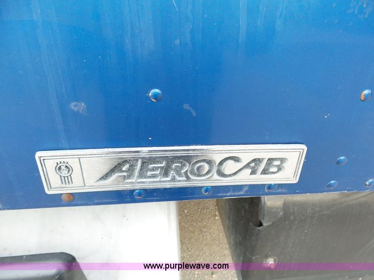 image for item L6313 2000 Kenworth T600B semi truck