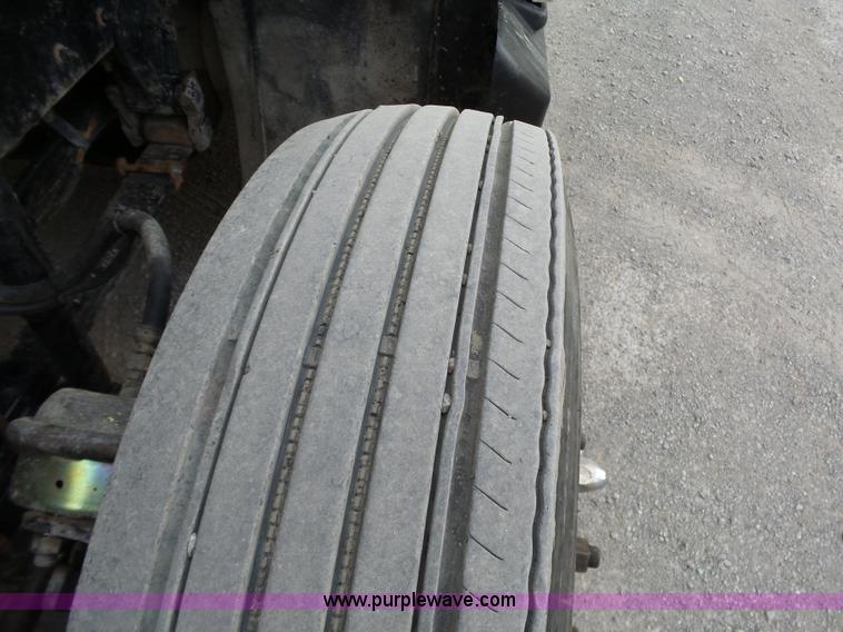 image for item L6313 2000 Kenworth T600B semi truck