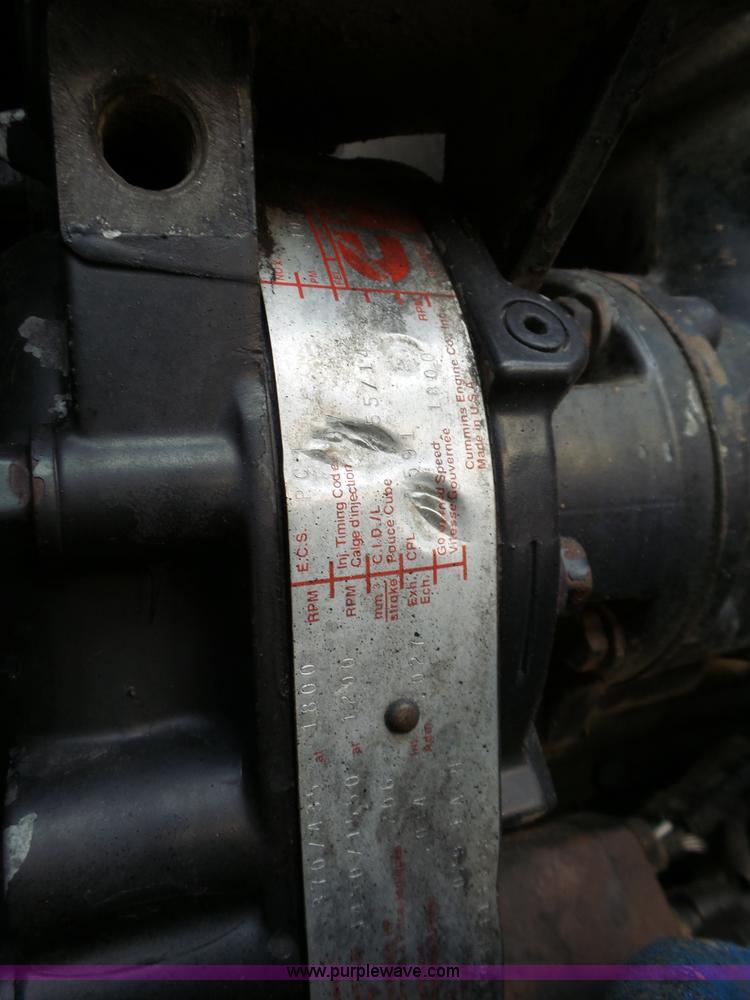 image for item L6313 2000 Kenworth T600B semi truck