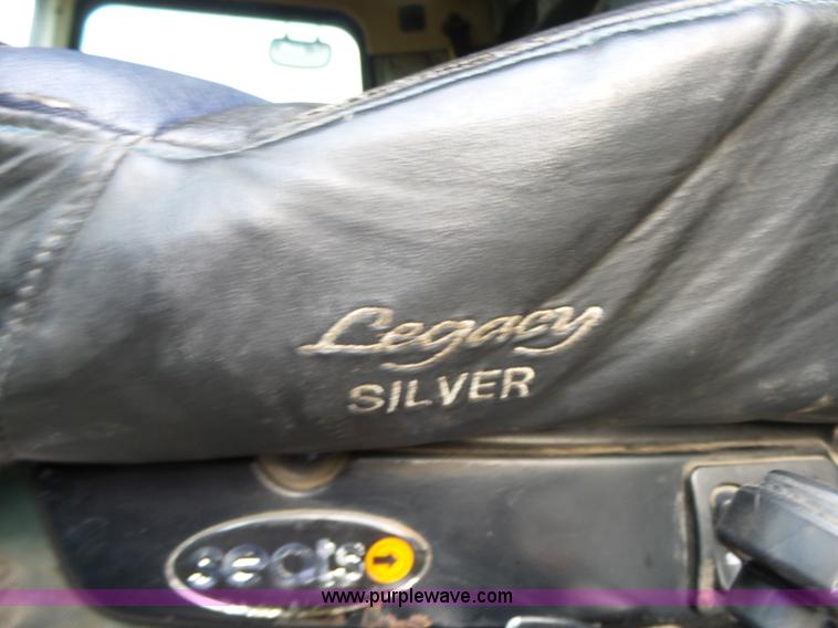 image for item L6313 2000 Kenworth T600B semi truck