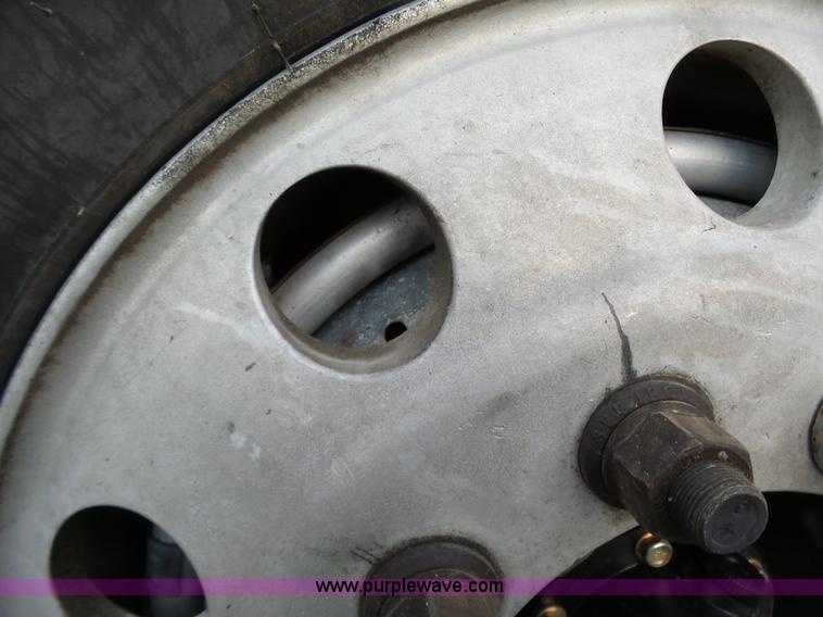 image for item L6313 2000 Kenworth T600B semi truck