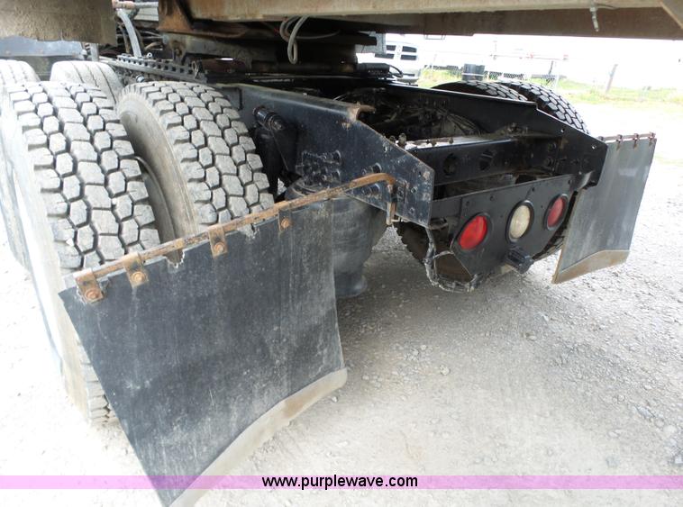 image for item L6314 2000 Sterling A9500 semi truck