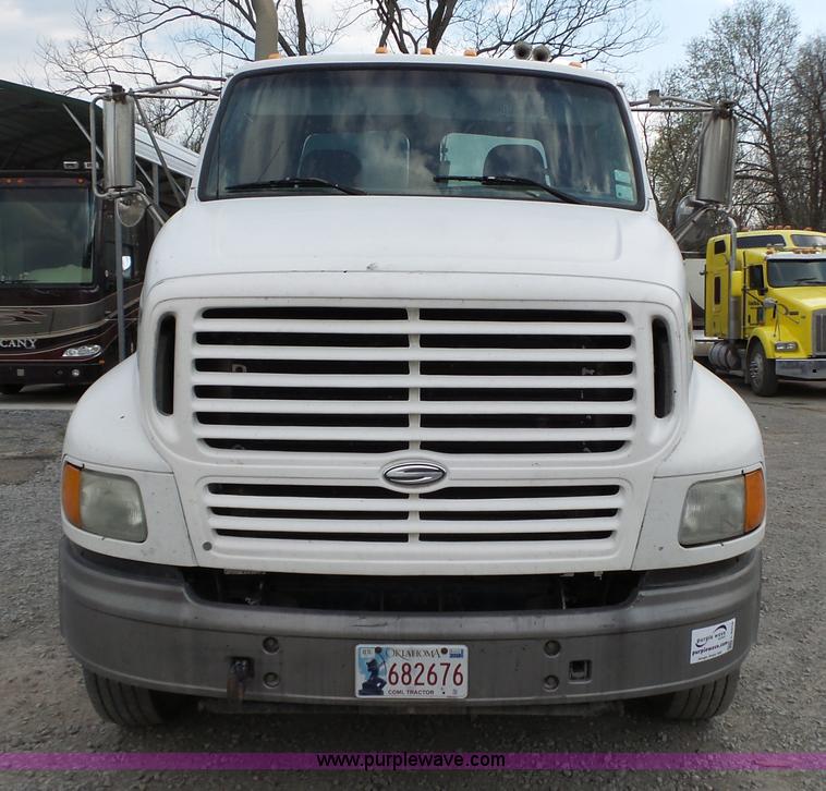 image for item L6314 2000 Sterling A9500 semi truck