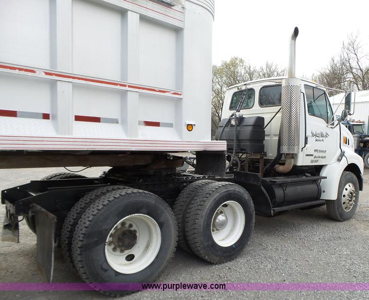 image for item L6314 2000 Sterling A9500 semi truck