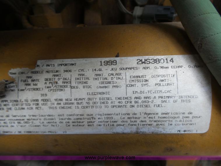 image for item L6314 2000 Sterling A9500 semi truck