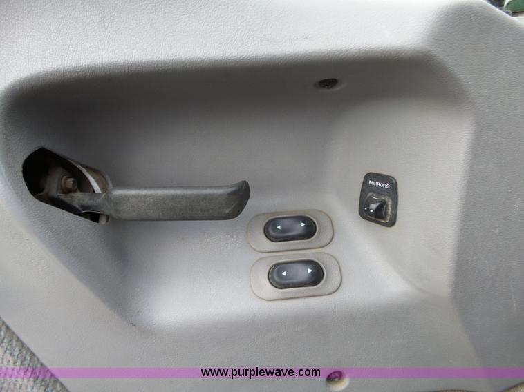 image for item L6314 2000 Sterling A9500 semi truck