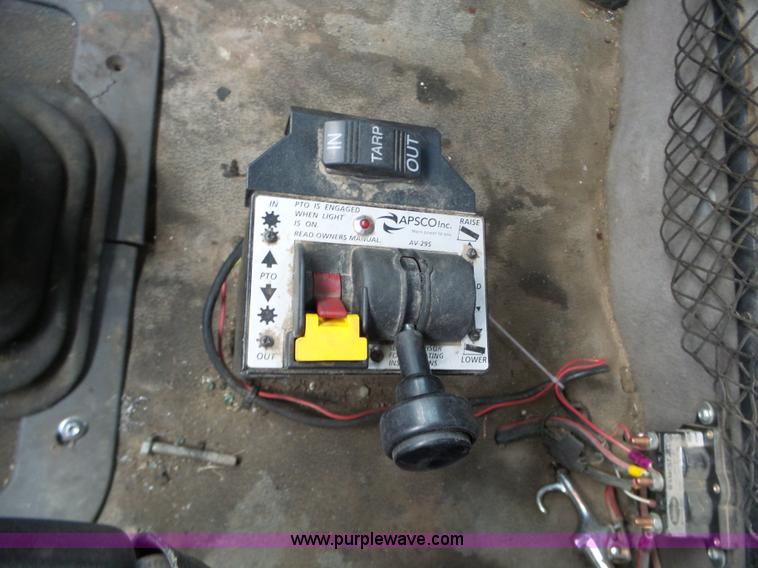 image for item L6314 2000 Sterling A9500 semi truck