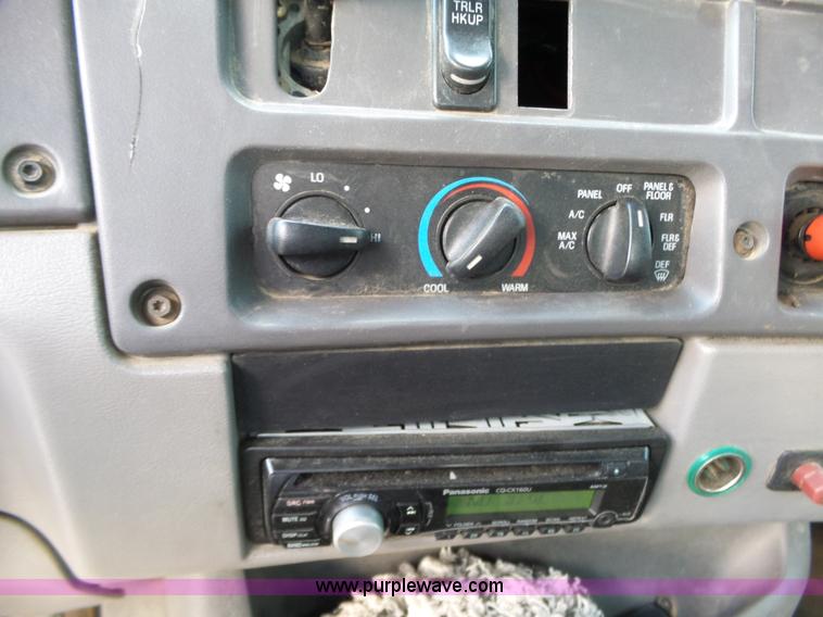 image for item L6314 2000 Sterling A9500 semi truck