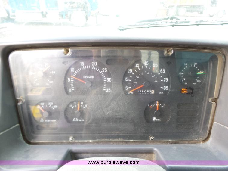 image for item L6314 2000 Sterling A9500 semi truck