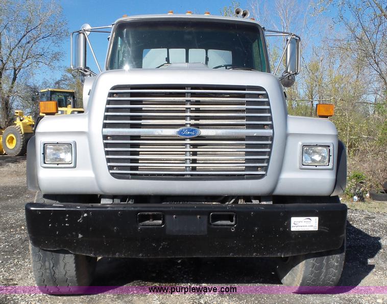 image for item L6315 1997 Ford LT9000 mixer truck