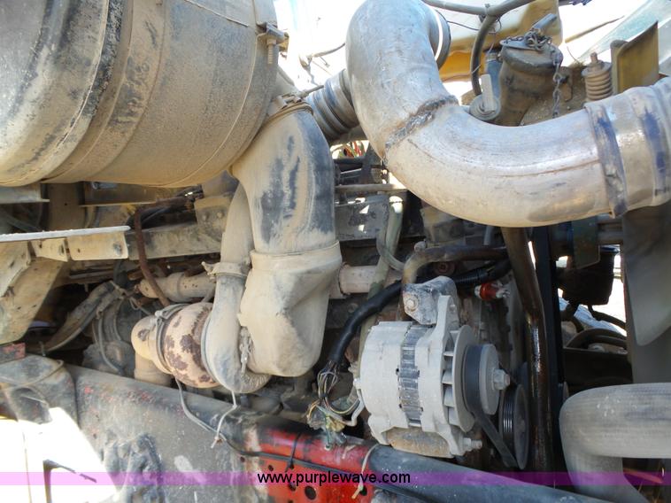 image for item L6315 1997 Ford LT9000 mixer truck