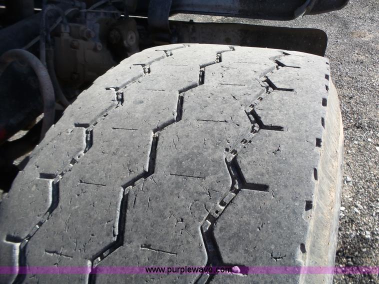 image for item L6315 1997 Ford LT9000 mixer truck