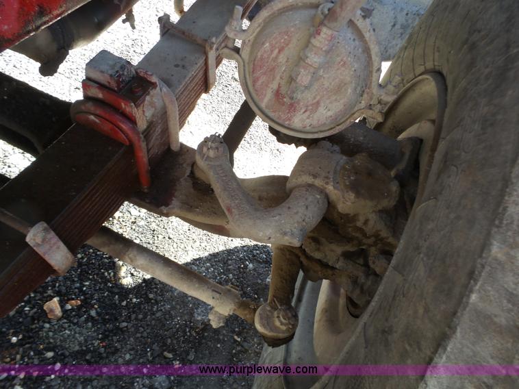 image for item L6315 1997 Ford LT9000 mixer truck