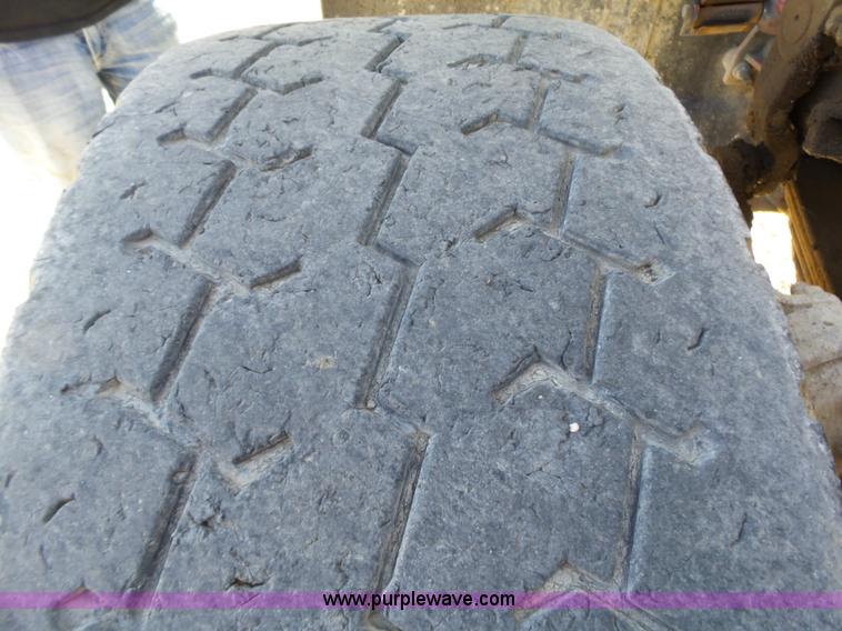 image for item L6315 1997 Ford LT9000 mixer truck