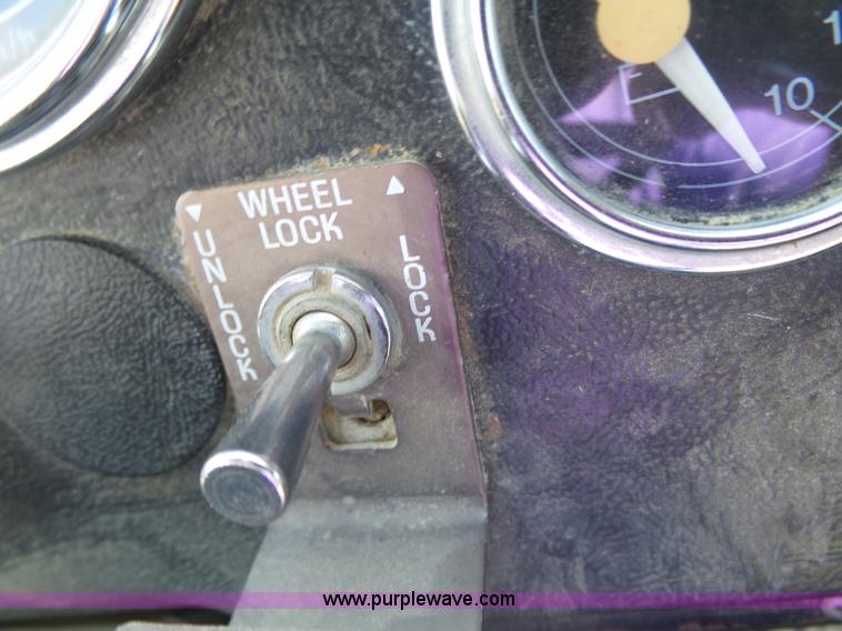 image for item L6315 1997 Ford LT9000 mixer truck