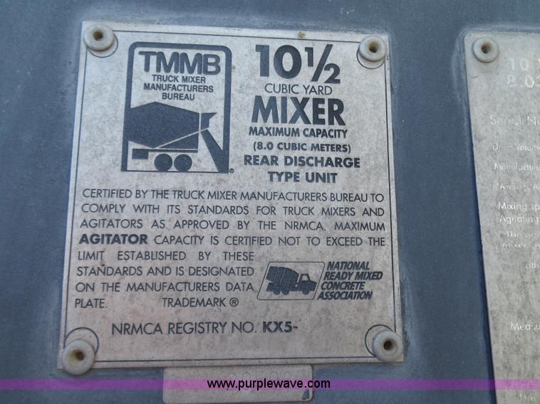 image for item L6315 1997 Ford LT9000 mixer truck