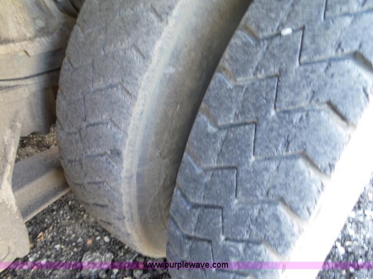 image for item L6315 1997 Ford LT9000 mixer truck